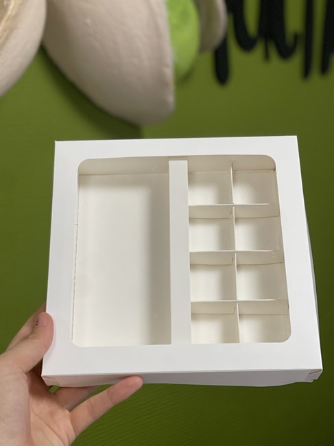 #111 Коробка для конфет с вклеенным окном 200*200*30 мм (8) + для шоколад.плитки 160*80 мм (белая) - фото 10438