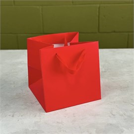 {{photo.Alt || photo.Description || 'Пакет подарочный для коробок, красный 16х16х16 см.'}}