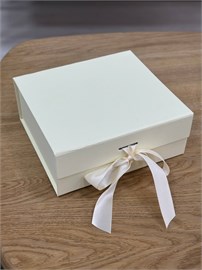 {{photo.Alt || photo.Description || '#333 Коробка-шкатулка (бежевая), 20х18х8 см.'}}