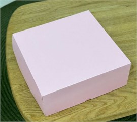 {{photo.Alt || photo.Description || '#340 Коробка для торта 26х26х10 см, розовый'}}